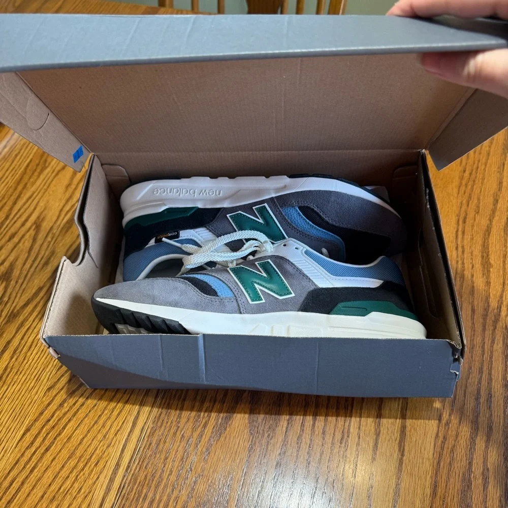 New Balance 997H Size 8.5D in Mens or 10 in womens - Picture 10 of 10